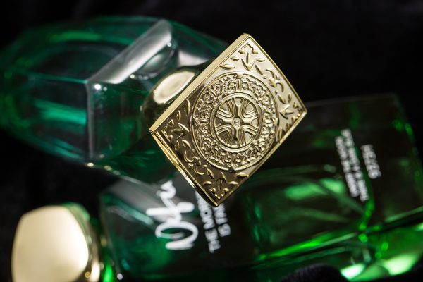 Fragrance perfume bottle glass with Plastic gold cover - Image 3
